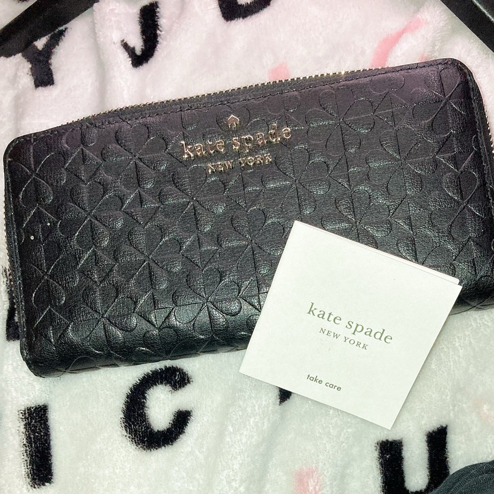 Kate Spade 5-Pocket Black Wallet ✨ NWT